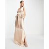 Topshop - Maxi-Brautjungfernkleid in Altrosa mit Rüschen und Schößchen-Grün