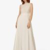 Apart Brautkleid im Materialmix aus weicher Spitze und Chiffon